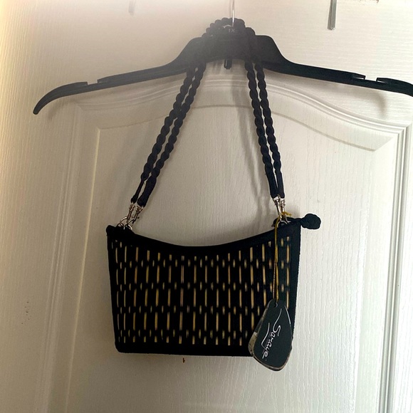 Made in Cambodia handmade and crafted,beautiful basket purse. - Picture 1 of 4